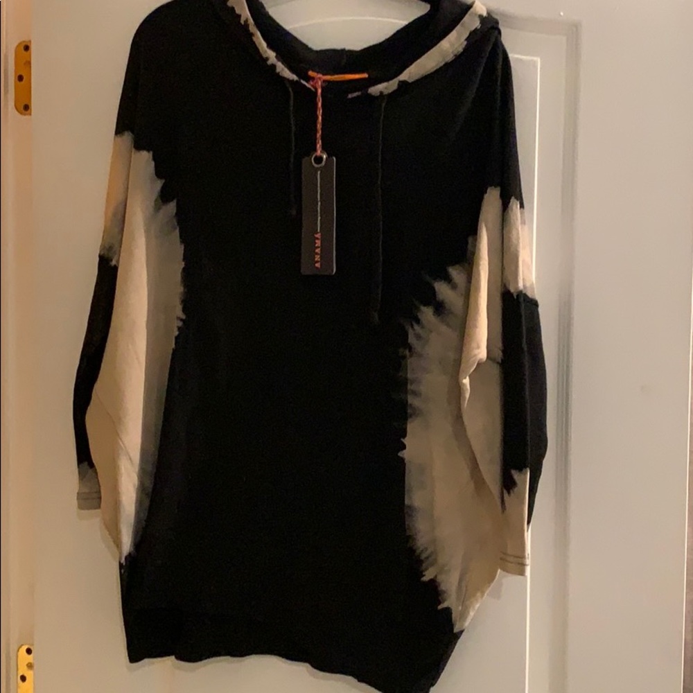 Black and cream hooded shirt